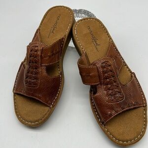 Natural Soul by Naturalizer Lt Brown Leather Sandal size 8.5